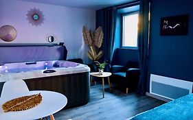 L'Evasion chambre LAOS avec Jacuzzi privatif